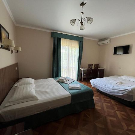 Guest House Ritsa กากรา ภายนอก รูปภาพ